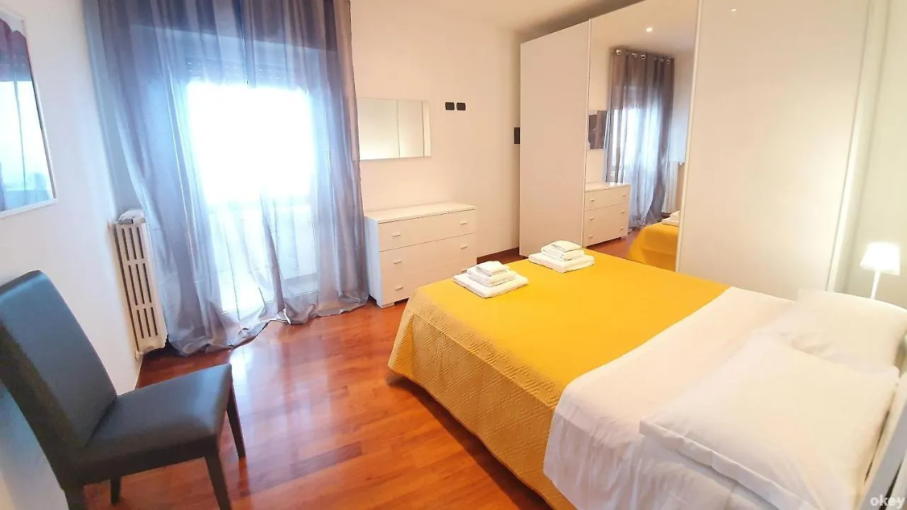 Wow Waterfront Apartment - Bari Fesca
