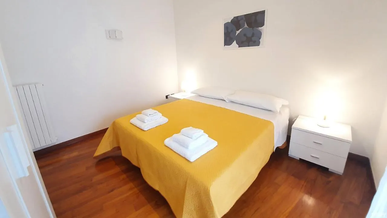 Wow Waterfront Apartment - Bari Fesca