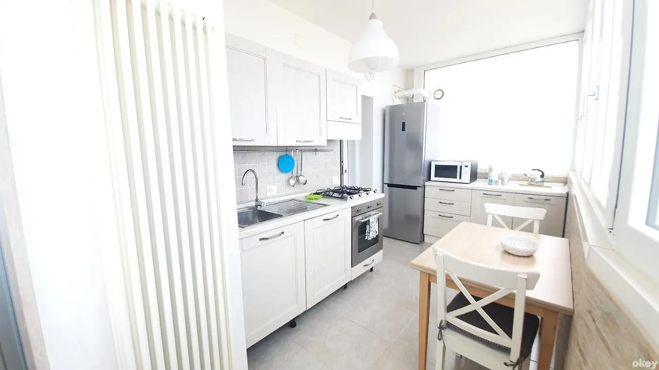 Wow Waterfront Apartment - Bari Fesca