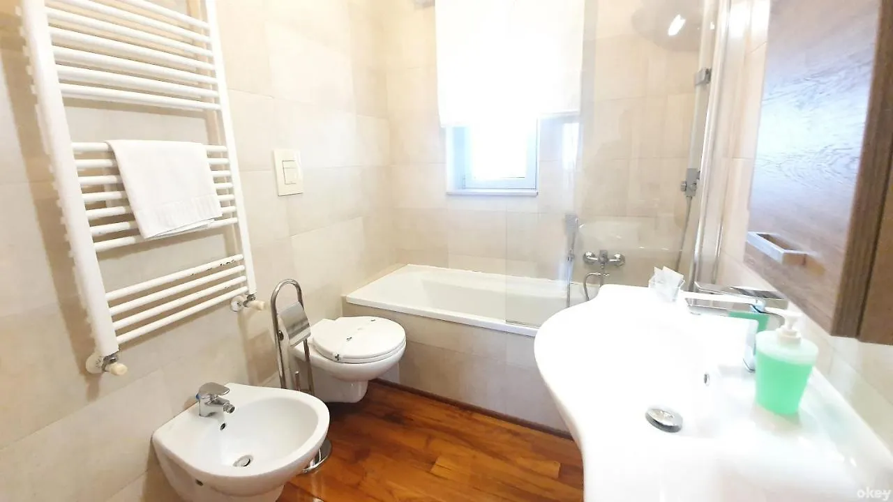 Wow Waterfront Apartment - Bari Fesca 0*,