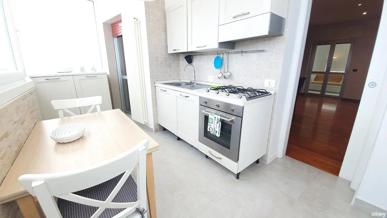 Wow Waterfront Apartment - Bari Fesca
