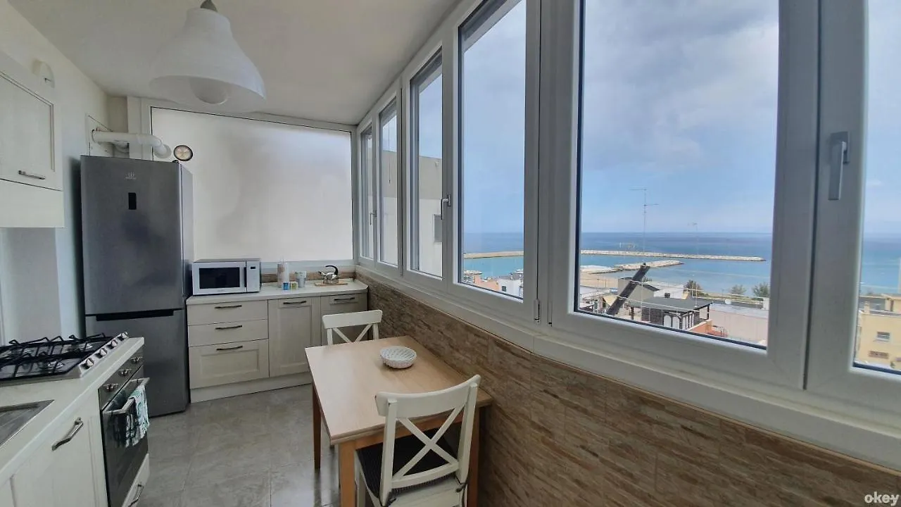Wow Waterfront Apartment - Bari Fesca